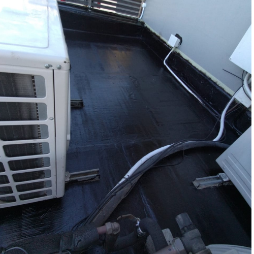 Waterproofing a flat roof